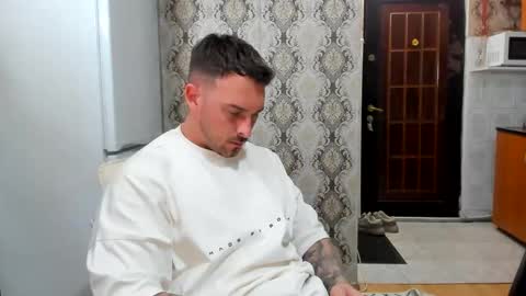 Snapshot of 2sexymuscles chatting on 05.15.26 2sexymuscles online show from 05.15.26