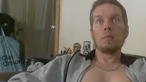 Snapshot of 2small4you83 chatting on 12.19.24 2small4you83 online show from 12.19.24