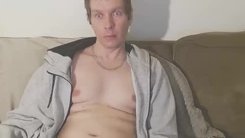 Snapshot of 2small4you83 chatting on 02.11.25 2small4you83 online show from 02.11.25