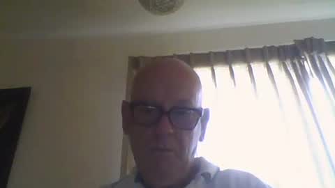 Snapshot of 304705449t chatting on 02.08.25 Peter online show from 02.08.25