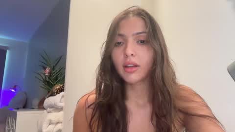 Venus Raee online show from 05.19.26