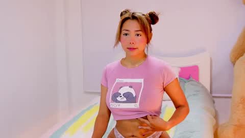 independent model online show from 02.04.25