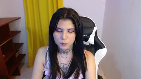 Snapshot of 3rika_gomez chatting on 10.03.25 erika online show from 10.03.25