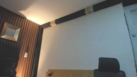 Snapshot of 3x_naxa chatting on 11.02.25 3X NAXAA online show from 11.02.25