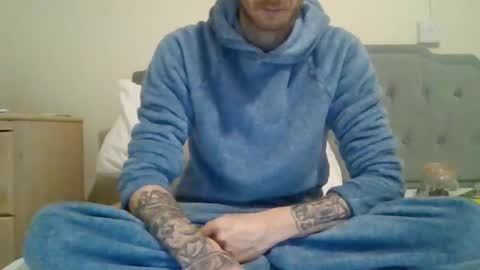 420feetloverr420 online show from 03.27.26