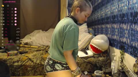 Snapshot of 420stonerchick chatting on 03.17.26 420stonerchick online show from 03.17.26