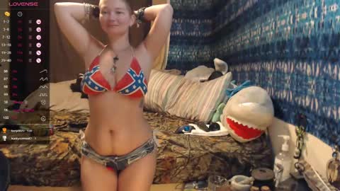 Snapshot of 420stonerchick chatting on 05.26.26 420stonerchick online show from 05.26.26