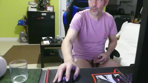 Snapshot of 55hotgboy chatting on 11.30.25 Larese Carlo online show from 11.30.25