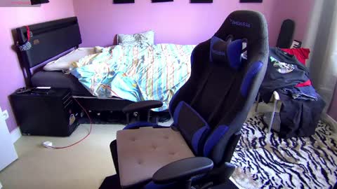 Larese Carlo online show from 04.24.26