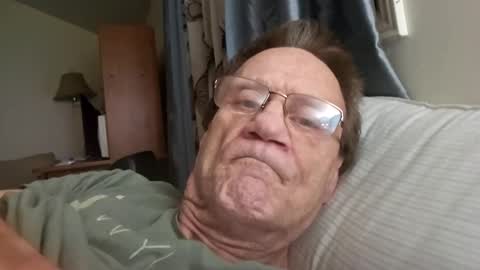 Snapshot of 60zeus60 chatting on 12.08.24 Zeus online show from 12.08.24