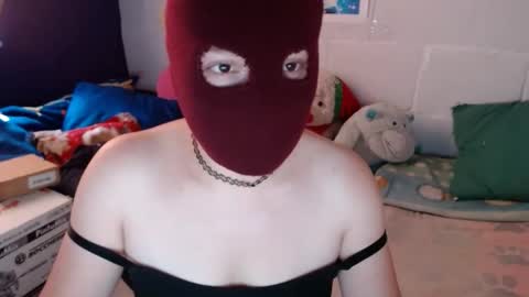 Snapshot of 666maskgirl chatting on 12.24.24 SHANNON online show from 12.24.24