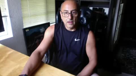 daddy vegas  for single women and couples here online show from 10.01.25