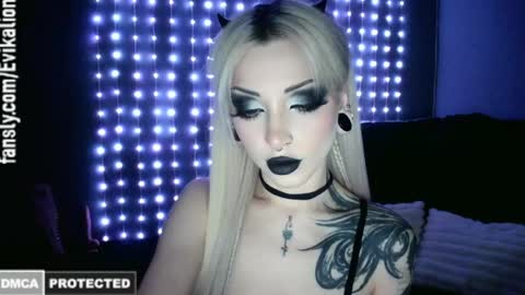 Snapshot of 69evikalion96 chatting on 04.27.26 Eva online show from 04.27.26