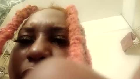 Super Freaky Girl online show from 04.19.26