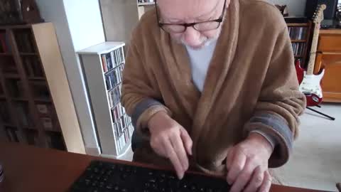  Papi  online show from 03.05.25