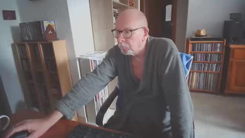  Papi  online show from 10.14.25