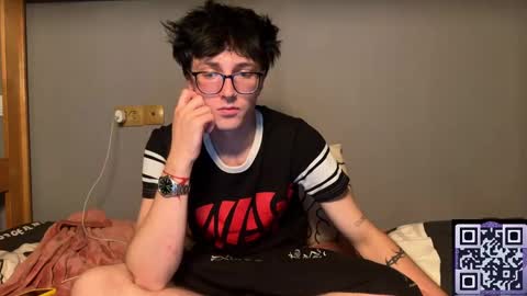 Snapshot of 8_goat chatting on 10.16.25 Phillip online show from 10.16.25