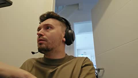 8inchdude93 online show from 09.18.25