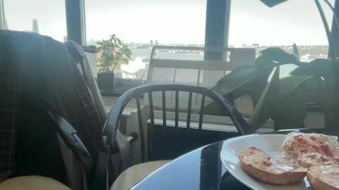 Snapshot of 8thsnd chatting on 10.09.25 huh online show from 10.09.25