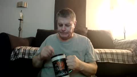 Snapshot of 989guy chatting on 07.12.26 989guy online show from 07.12.26