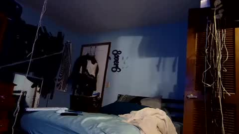 Snapshot of 9_25 chatting on 02.06.25 8over6 online show from 02.06.25