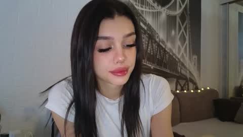 Snapshot of 9west chatting on 09.09.25 KARINA online show from 09.09.25