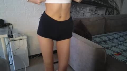 Snapshot of 9west chatting on 12.14.25 KARINA online show from 12.14.25