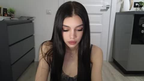 Snapshot of 9west chatting on 04.25.26 KARINA online show from 04.25.26