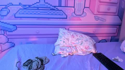 Snapshot of _18alice chatting on 12.04.24 Alice online show from 12.04.24