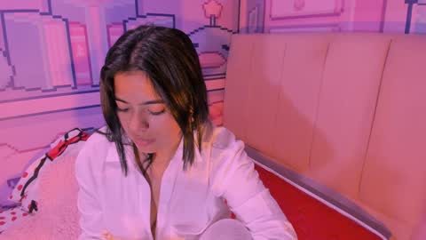 Snapshot of _18alice chatting on 02.05.25 Alice online show from 02.05.25