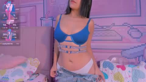 Snapshot of _18alice chatting on 03.06.25 Alice online show from 03.06.25