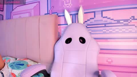 Snapshot of _18alice chatting on 09.13.25 Alice online show from 09.13.25