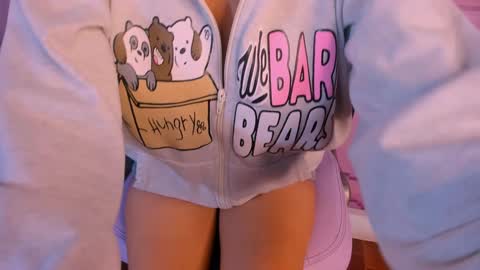 Snapshot of _18alice chatting on 10.16.25 Alice online show from 10.16.25