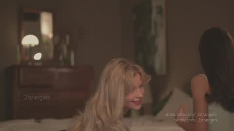 Olivia dark hair  Zoe light hair online show from 03.10.25