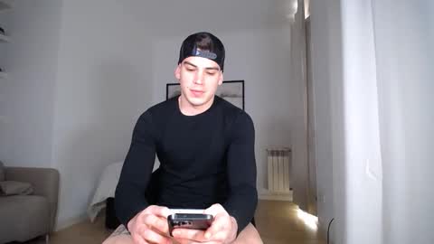 _aesthetic online show from 04.11.26