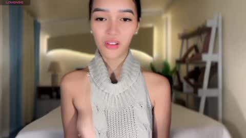 Snapshot of _agatha69_ chatting on 10.24.25 agatha online show from 10.24.25