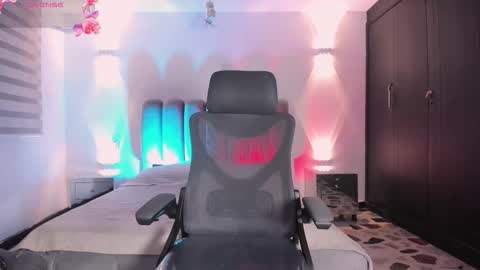 Snapshot of _agathaargent chatting on 09.12.25 Agatha online show from 09.12.25