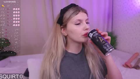 Snapshot of _aleksa chatting on 09.08.25 Alexa online show from 09.08.25