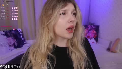 Snapshot of _aleksa chatting on 11.15.25 Alexa online show from 11.15.25