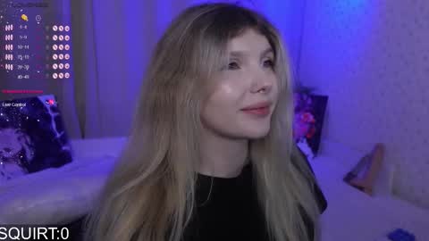 Snapshot of _aleksa chatting on 11.21.25 Alexa online show from 11.21.25