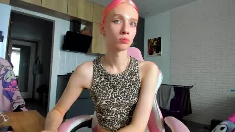 Snapshot of _alice_kitty chatting on 04.28.26 Gaylord online show from 04.28.26
