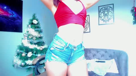 Snapshot of _alicelewis chatting on 12.04.24 Alice online show from 12.04.24