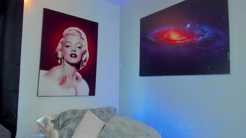 Snapshot of _alicelewis chatting on 01.22.25 Alice online show from 01.22.25