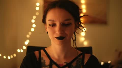 Snapshot of _alicemorrison_ chatting on 04.17.26 Alice Morrison Mistress Datura online show from 04.17.26