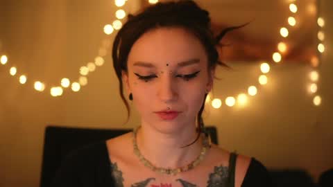 Snapshot of _alicemorrison_ chatting on 04.22.26 Alice Morrison Mistress Datura online show from 04.22.26