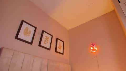 Hii I m Alison   online show from 10.11.25