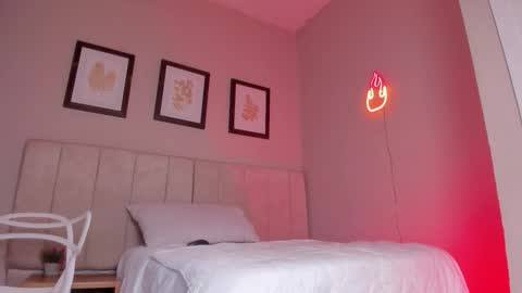 Hii I m Alison   online show from 11.21.25