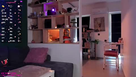 Snapshot of _alleyesonme chatting on 02.12.25 Mia online show from 02.12.25