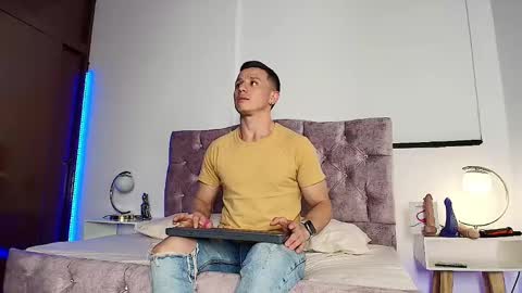 _andrewfalcon2 online show from 01.17.25