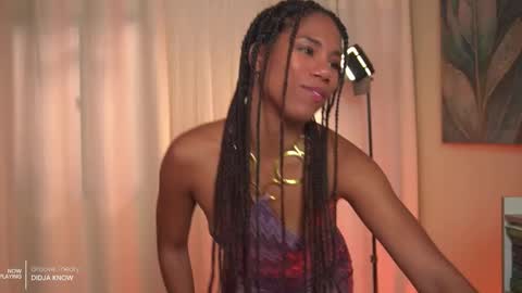 Angie -  online show from 09.18.25